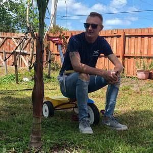 Meet your Posher, Justin